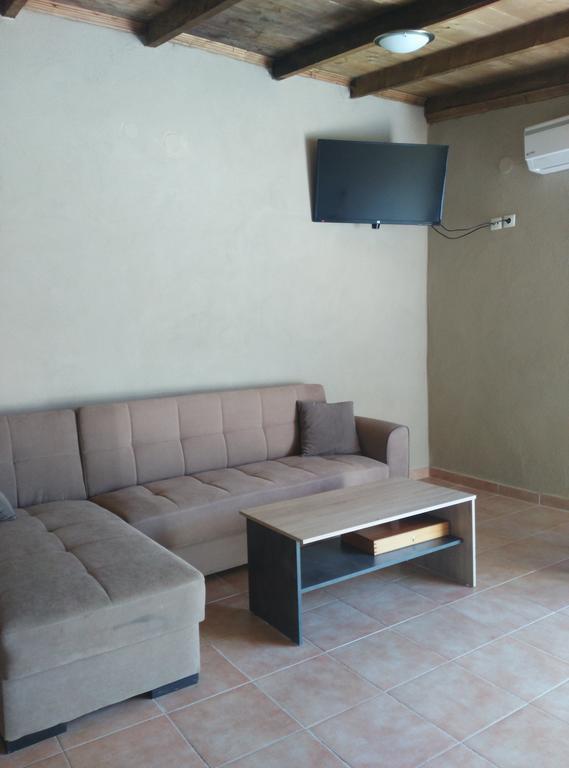 Kremasti Rooms Ngoại thất bức ảnh